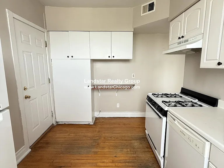 3052 W Berteau Ave #3 — Photo 12
