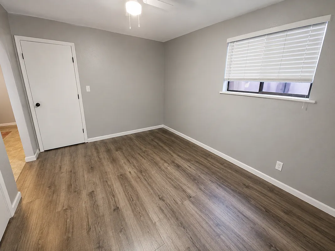 4 bed, 3.0 bath, 1940 sqft, $3,400 — Photo 4