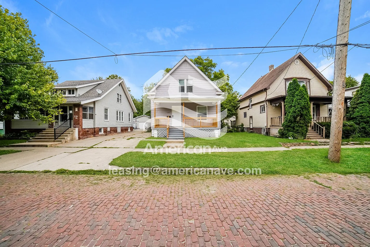 2140 N Maryland Ave photo 1