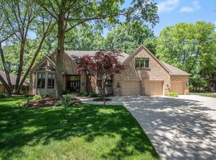 5356 N Alpine Rdg, Stevensville, MI 49127