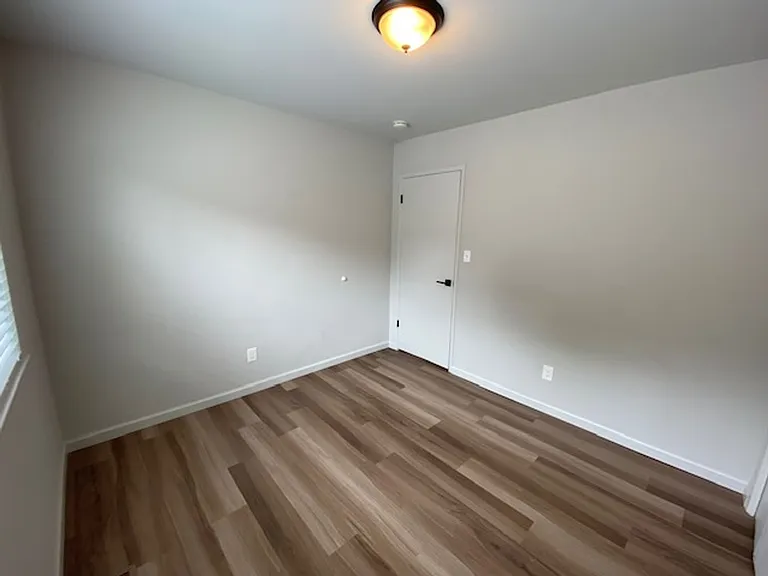739 Taylor St — Photo 15