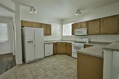 131 E Camino Del Abeto Ave — Photo 9