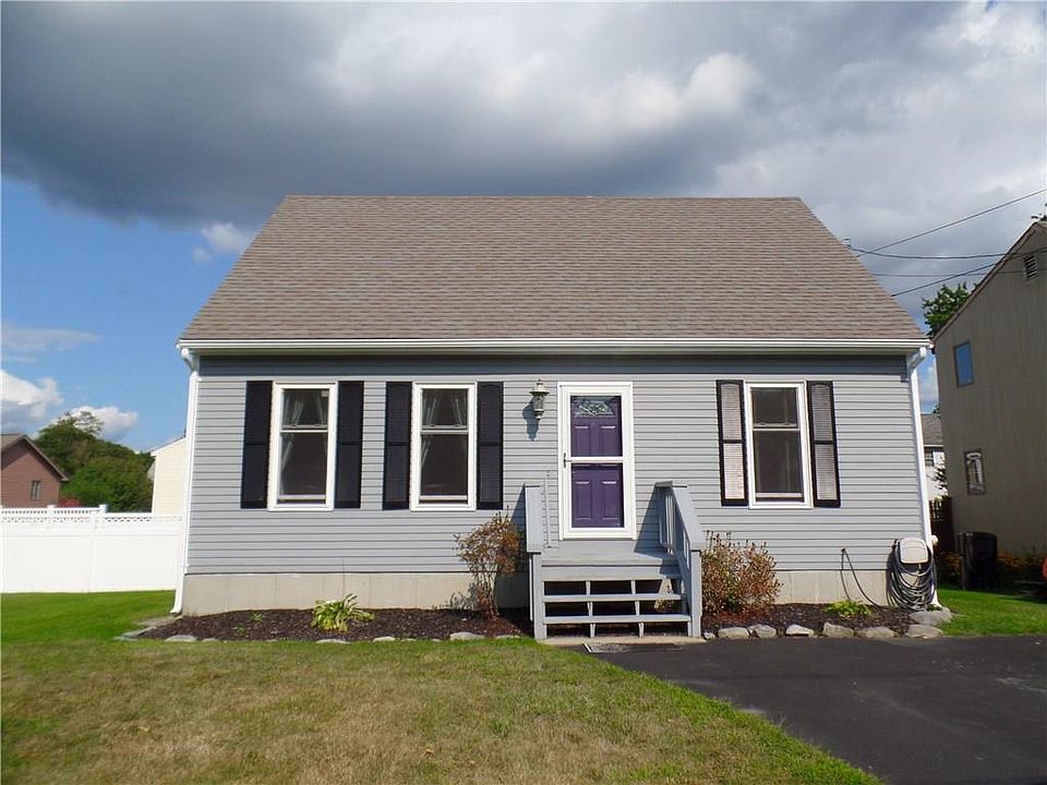 1st image of 10 Basswood Dr