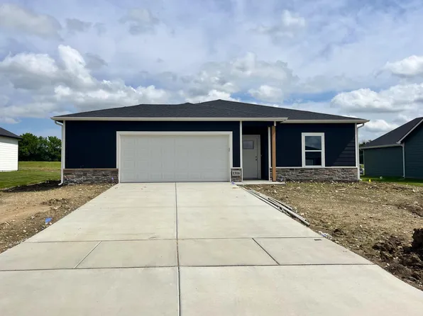 1316 S Sierra Hills Ct, Wichita, KS 67230