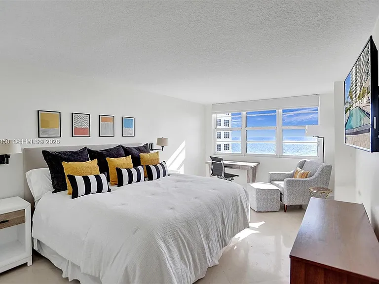 6917 Collins Ave #915 — Photo 19