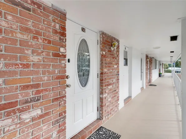 2475 W Golf Blvd APT 241, Pompano Beach, FL 33064