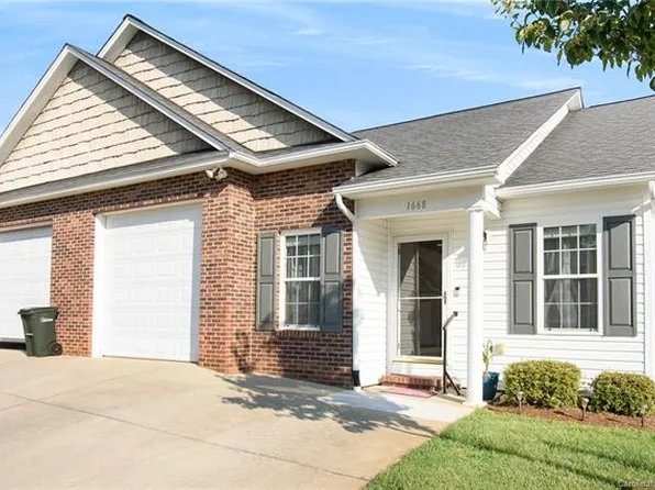 1668 Golden Cedar Ln, Newton, NC 28658