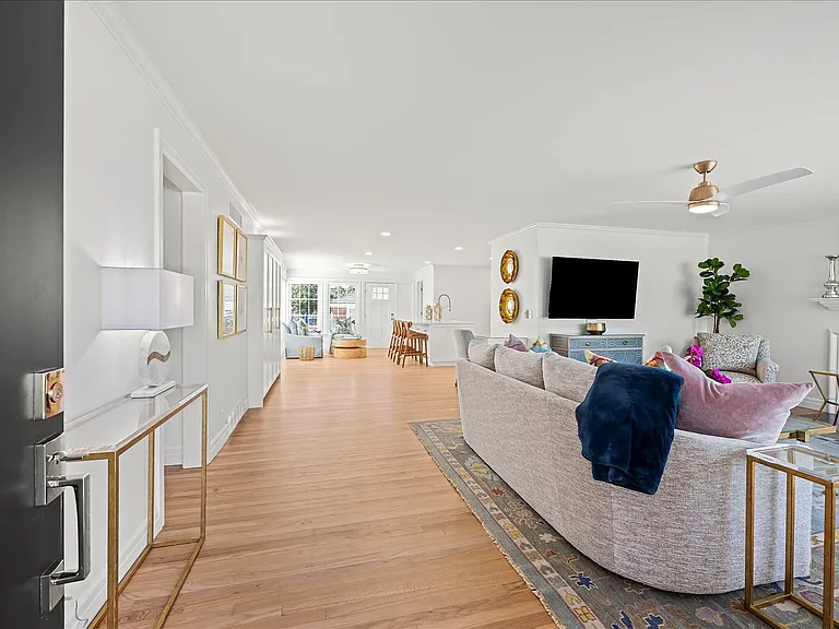 6521 Avondale Dr — Photo 5