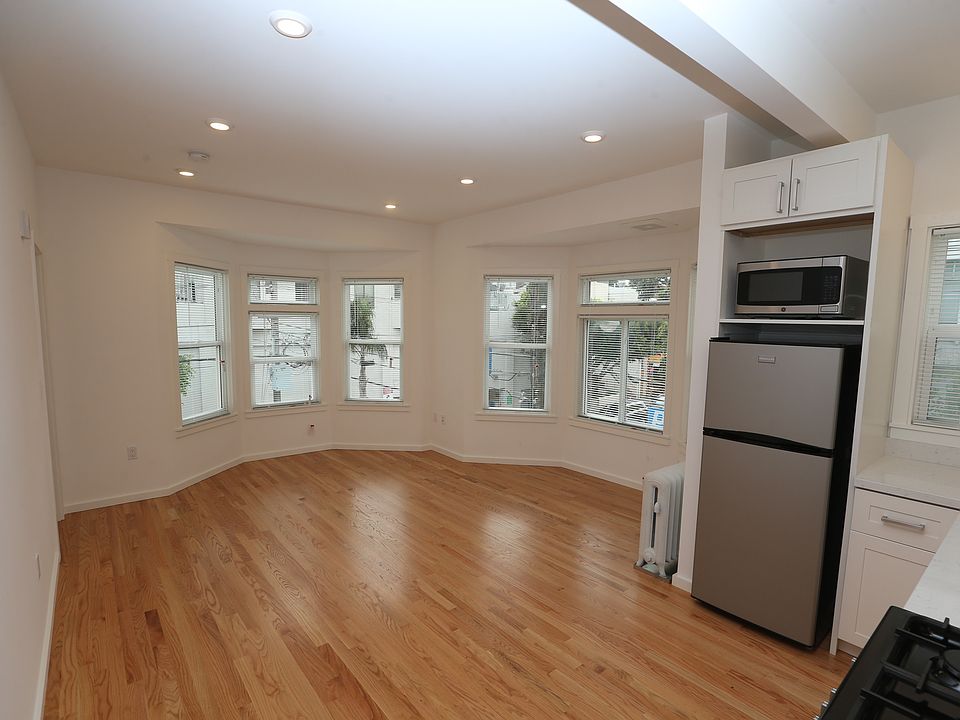 1st image of 3256 21st St #302