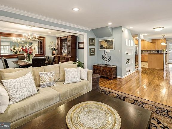4th image of 11204 Buckwood Ln