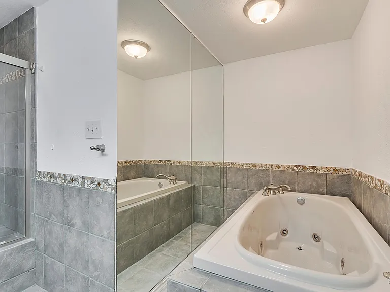 Jacuzzi Tub
