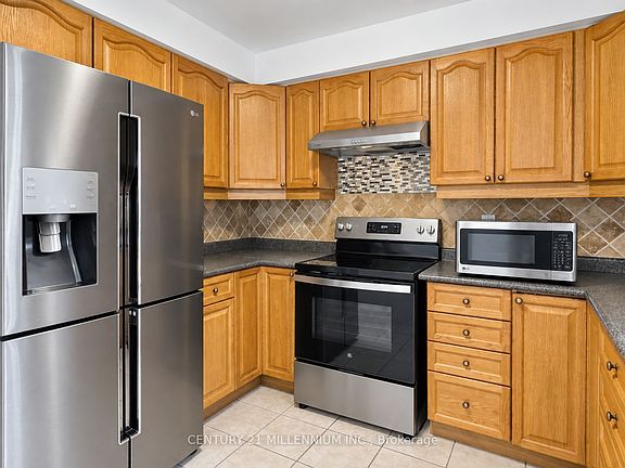 3rd image of 6 Carruthers Cres