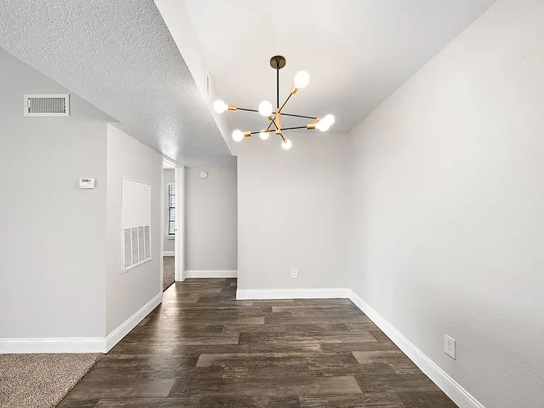 6Ten at Med Center Apartments — Photo 29