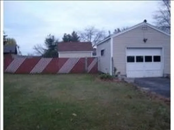19 B St, Hudson, NH 03051