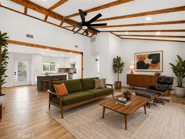 464 E Kalmia St, Fallbrook, CA 92028