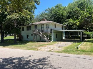150 Gateway Dr, Gun Barrel City, TX 75156