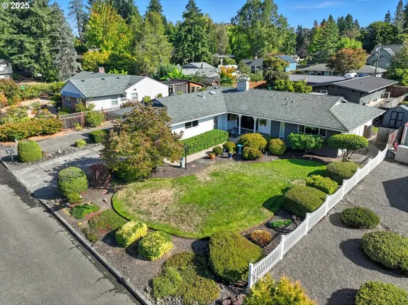 16889 SE Azalea Dr, Milwaukie, OR 97267