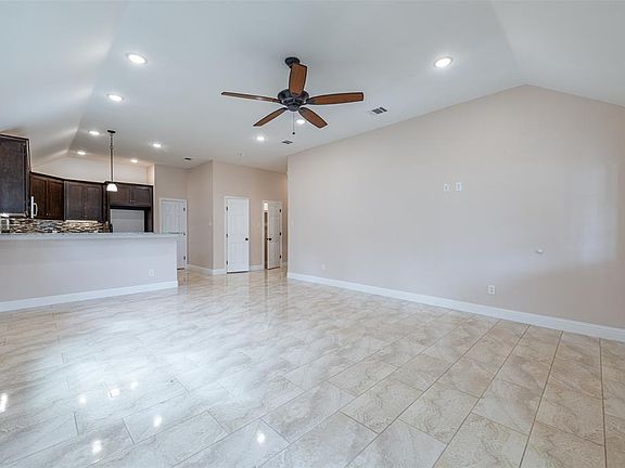 5th image of 1319 Maxine St