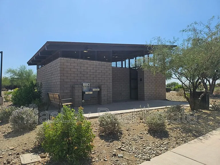 548 W Fremont Pass — Photo 29