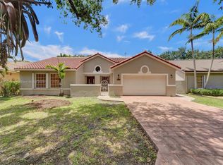 8913 NW 194th Ter, Hialeah, FL 33018