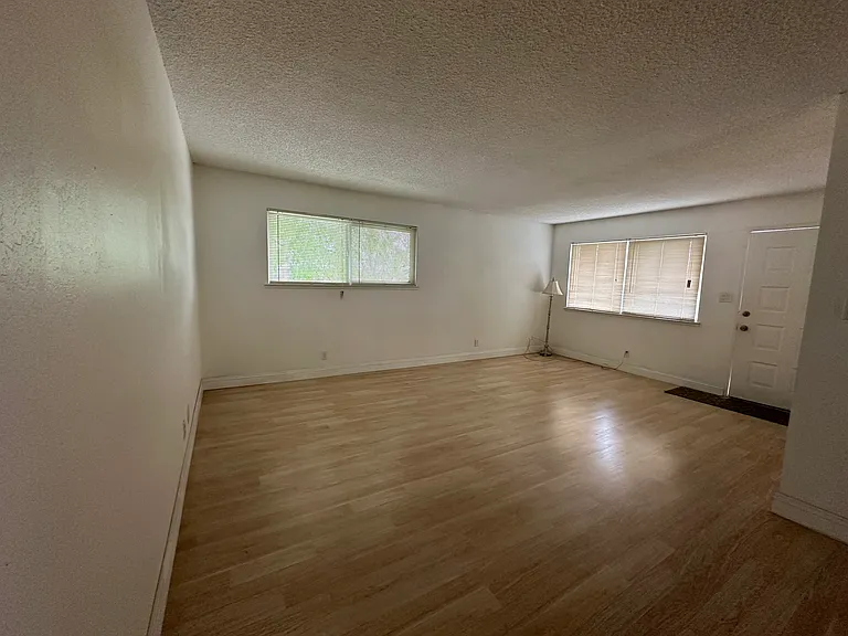 6201 Carlow Dr #4 — Photo 12
