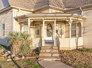 101 N 7th St, Krum, TX 76249