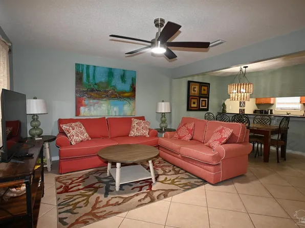8443 Gulf Blvd APT D14, Navarre, FL 32566