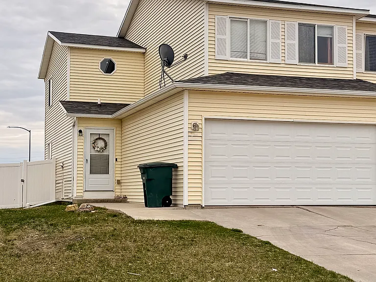 Lunar Ave — Photo 1
