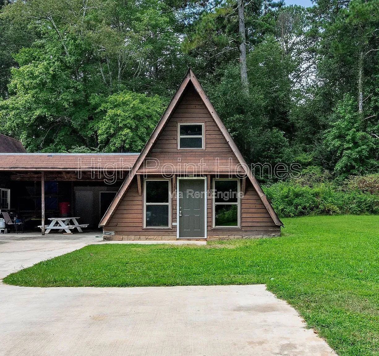 2 bed, 1.0 bath, 900 sqft, $1,075 — Photo 1