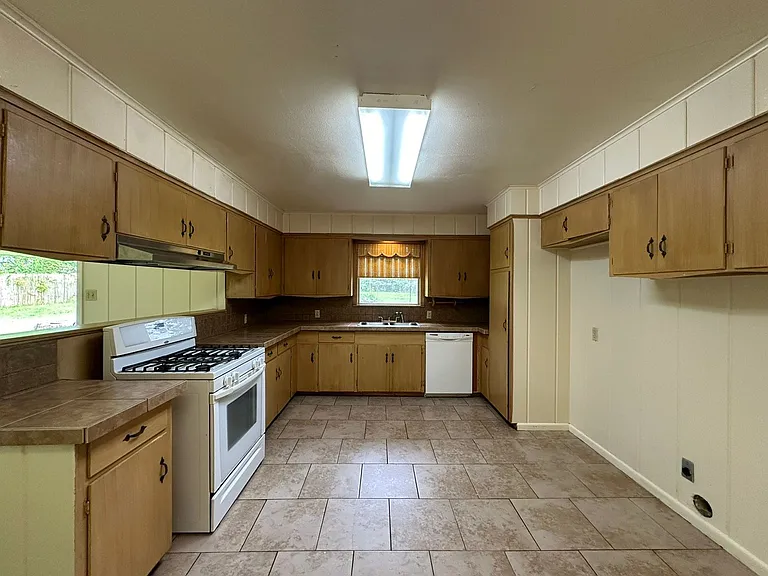 2725 Tanglewood Dr — Photo 6
