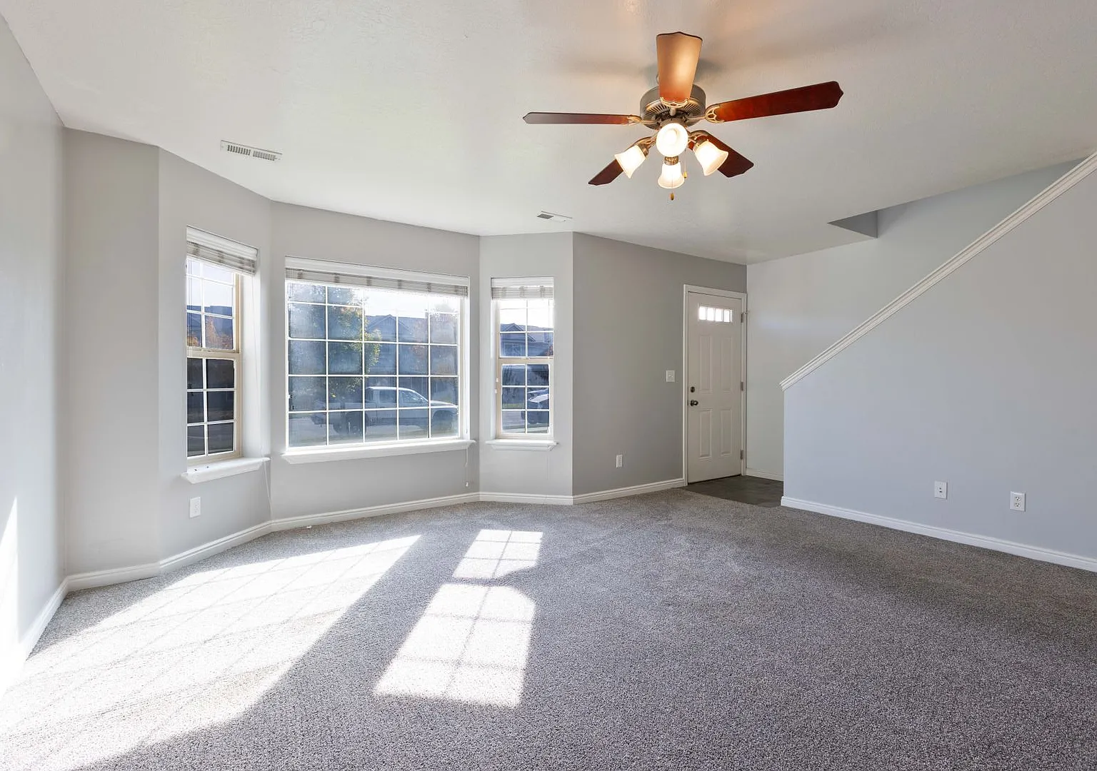 2 Bed 1.5 Bath Townhome with 2 stall garage attached in Rexburg! — Photo 4