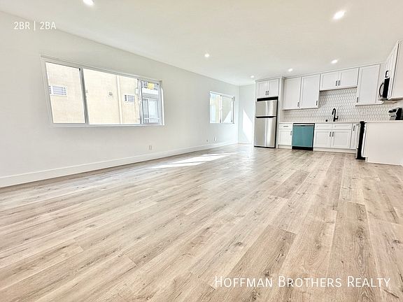 5th image of 1628 N Fuller Ave #203