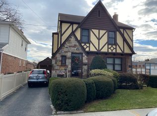 19652 45th Rd, Flushing, NY 11358