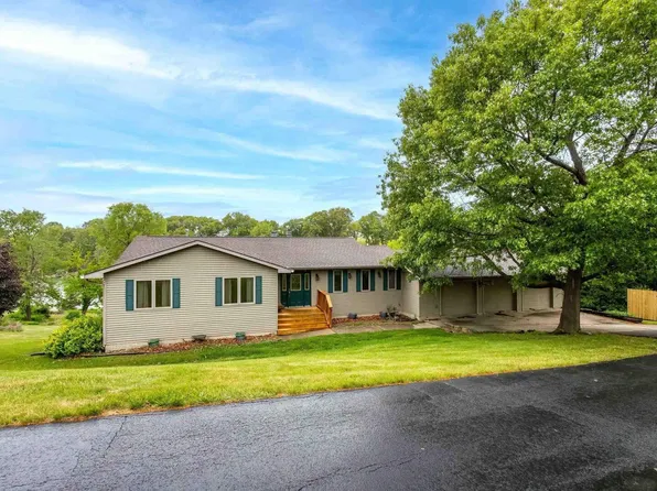 1244 Island View Dr, Sherrard, IL 61281