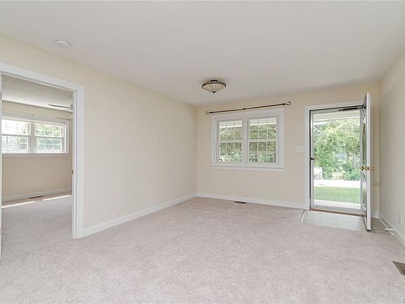 5th image of 2234 Lakeview Dr