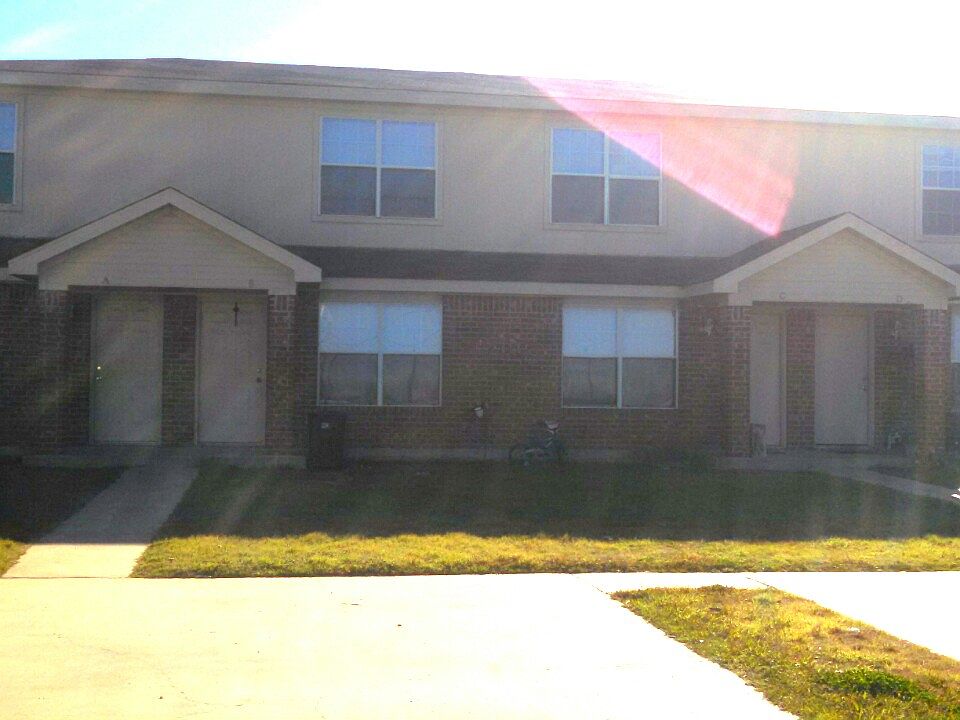 1st image of 200 Meadowview Ln