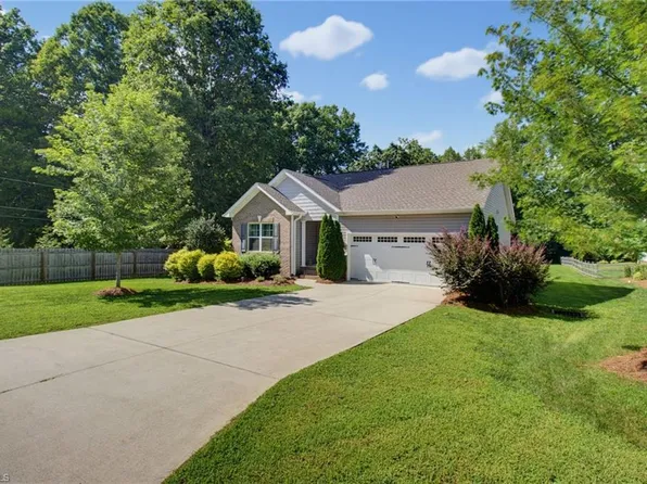 3091 Walker Ridge Dr, Walkertown, NC 27051