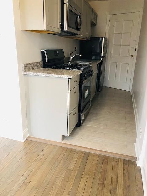 1st image of 5941 N Winthrop Ave #2E