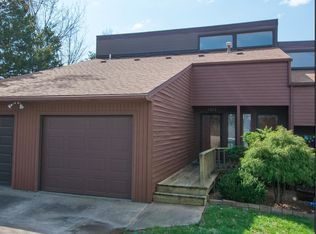 1202 Autumn Ridge Dr, Holts Summit, MO 65043