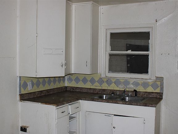 3rd image of 4013 Shelby Ave