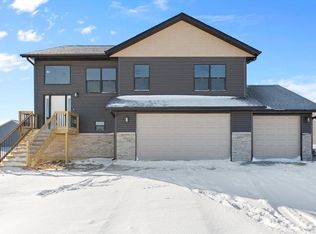 521 Galileo Dr, Riverside, IA 52327