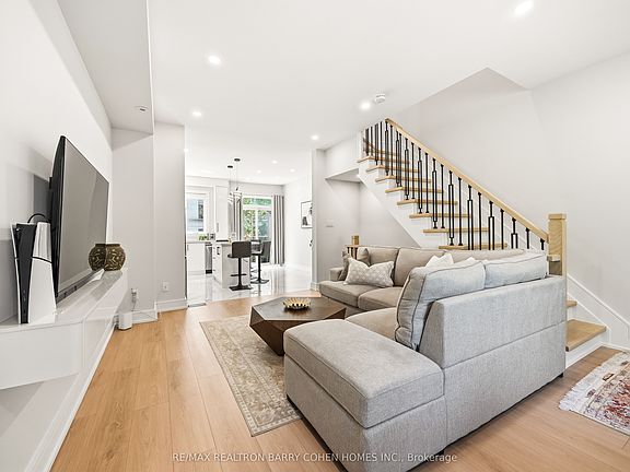 3rd image of 21 Galleria Pkwy #21
