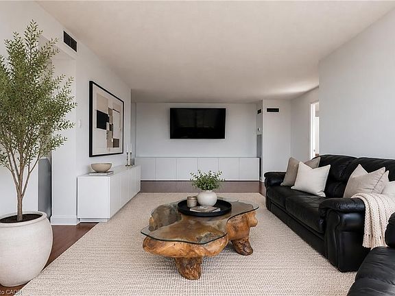 5th image of 55 Kingsbridge Garden Cir #909