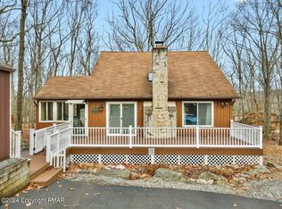 1571 Oak Ln, Bushkill, PA 18324