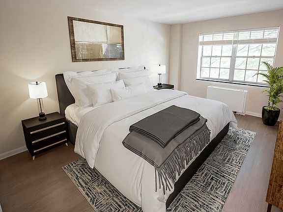 2nd image of 1062 E Lancaster Ave #608