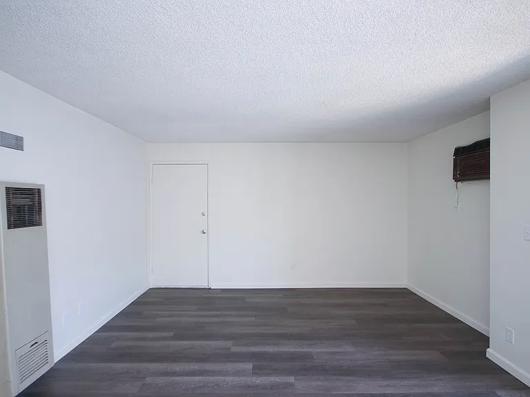 896 Magnolia Ave #5 — Photo 7