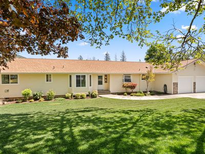 405 Crystal Dr, Grants Pass, OR, 97527