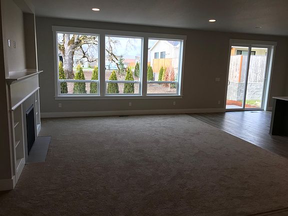 5th image of 4745 SE Oakhurst St