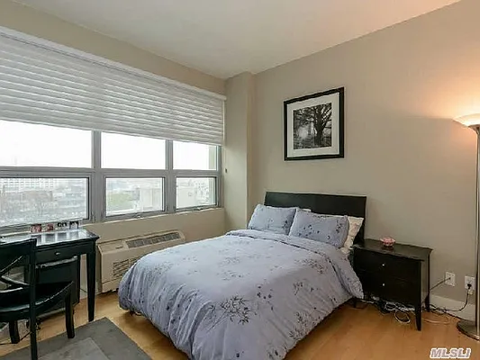 Sold by Daniel Gale Sotheby's International Realty | media 37