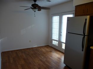 665 N 5th St, Wytheville, VA 24382